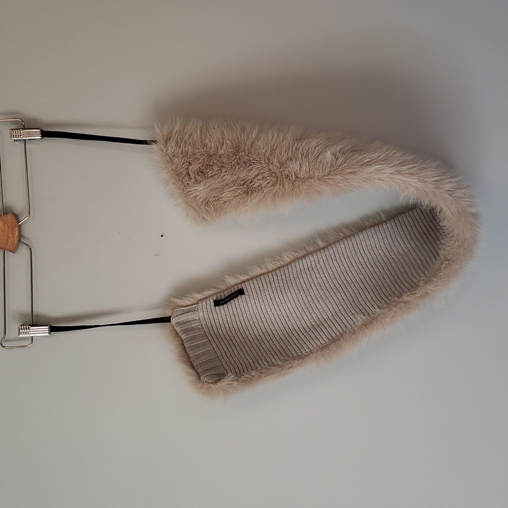 Banana Republic faux fur collar wrap scarf
